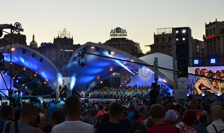 054-unospace-open-трибуни